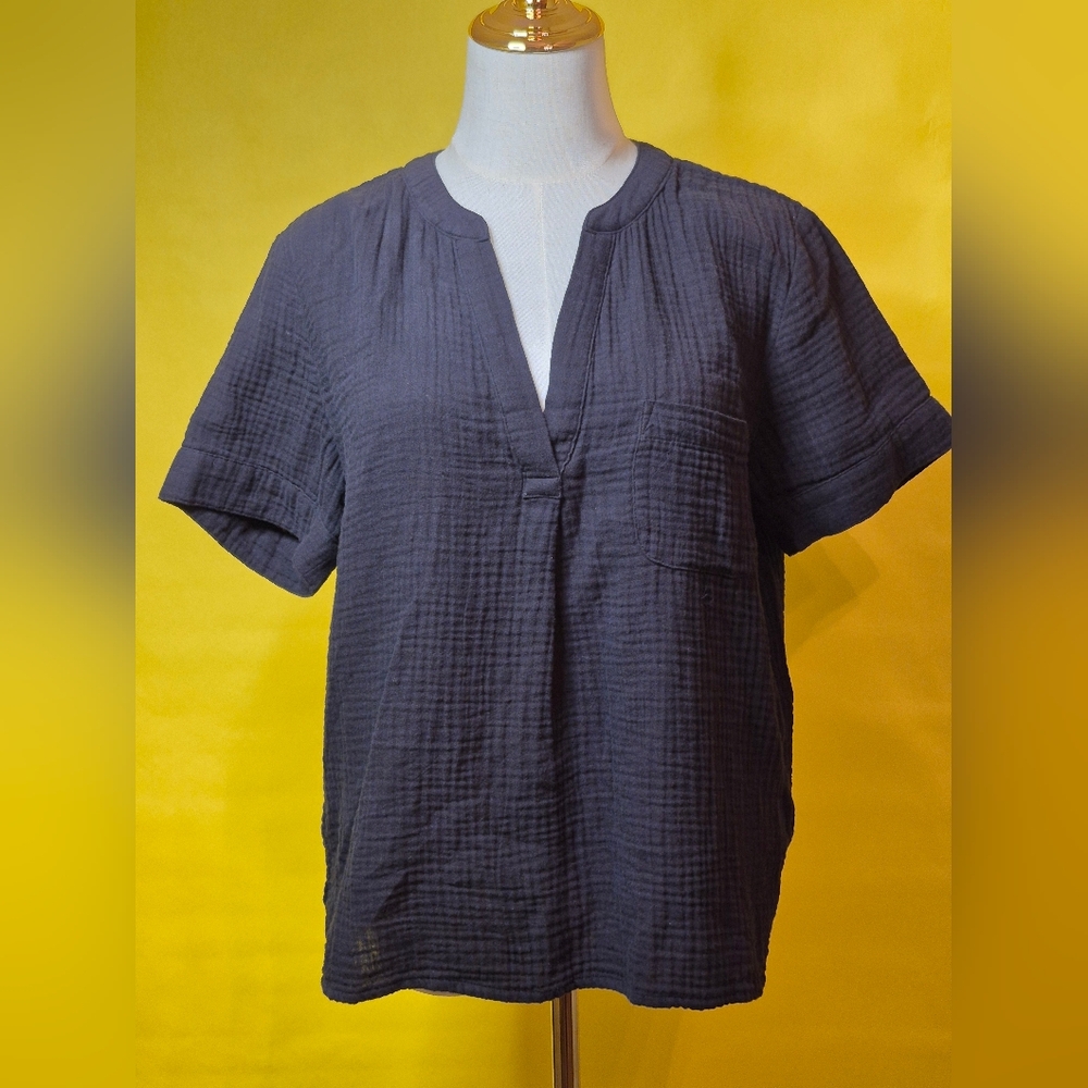 Women's Black Short Sleeve Top